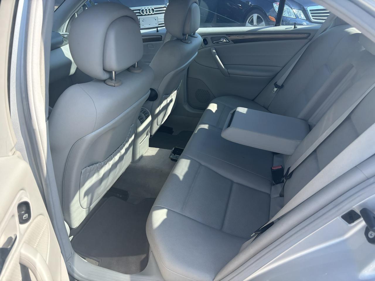 Mercedes-Benz C-Class 4dr Sdn 2.5L Sport RWD 2007