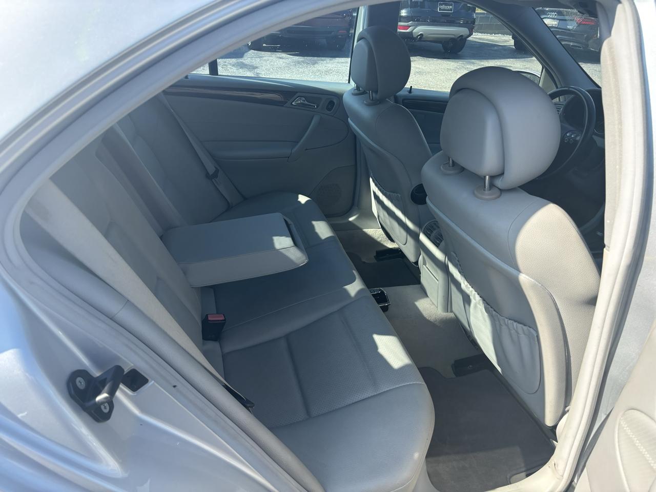 Mercedes-Benz C-Class 4dr Sdn 2.5L Sport RWD 2007