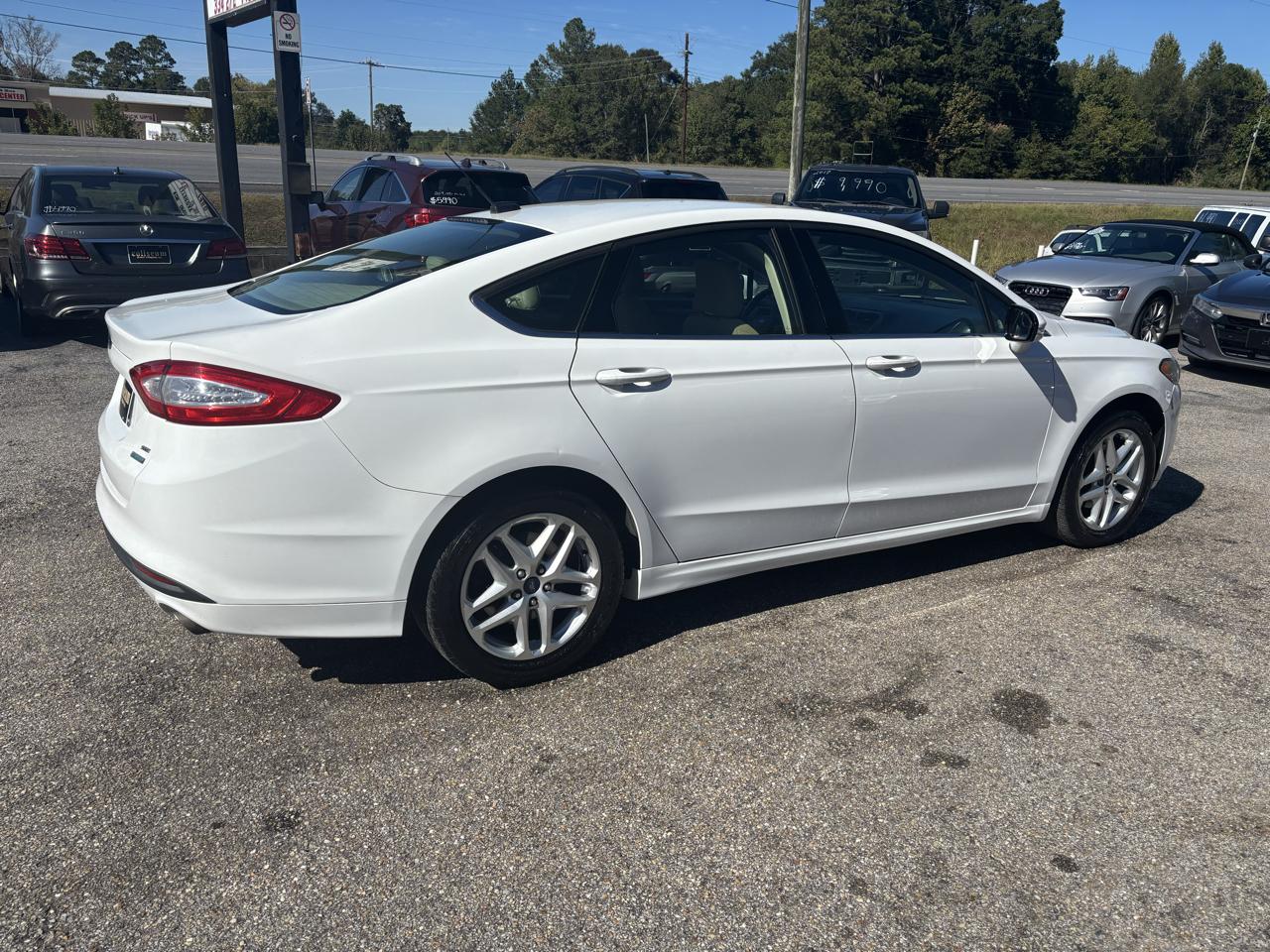 Ford Fusion 4dr Sdn SE FWD 2016
