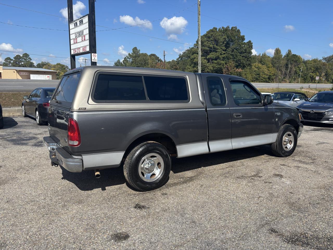 Ford F-150 Supercab 139" XLT 2002
