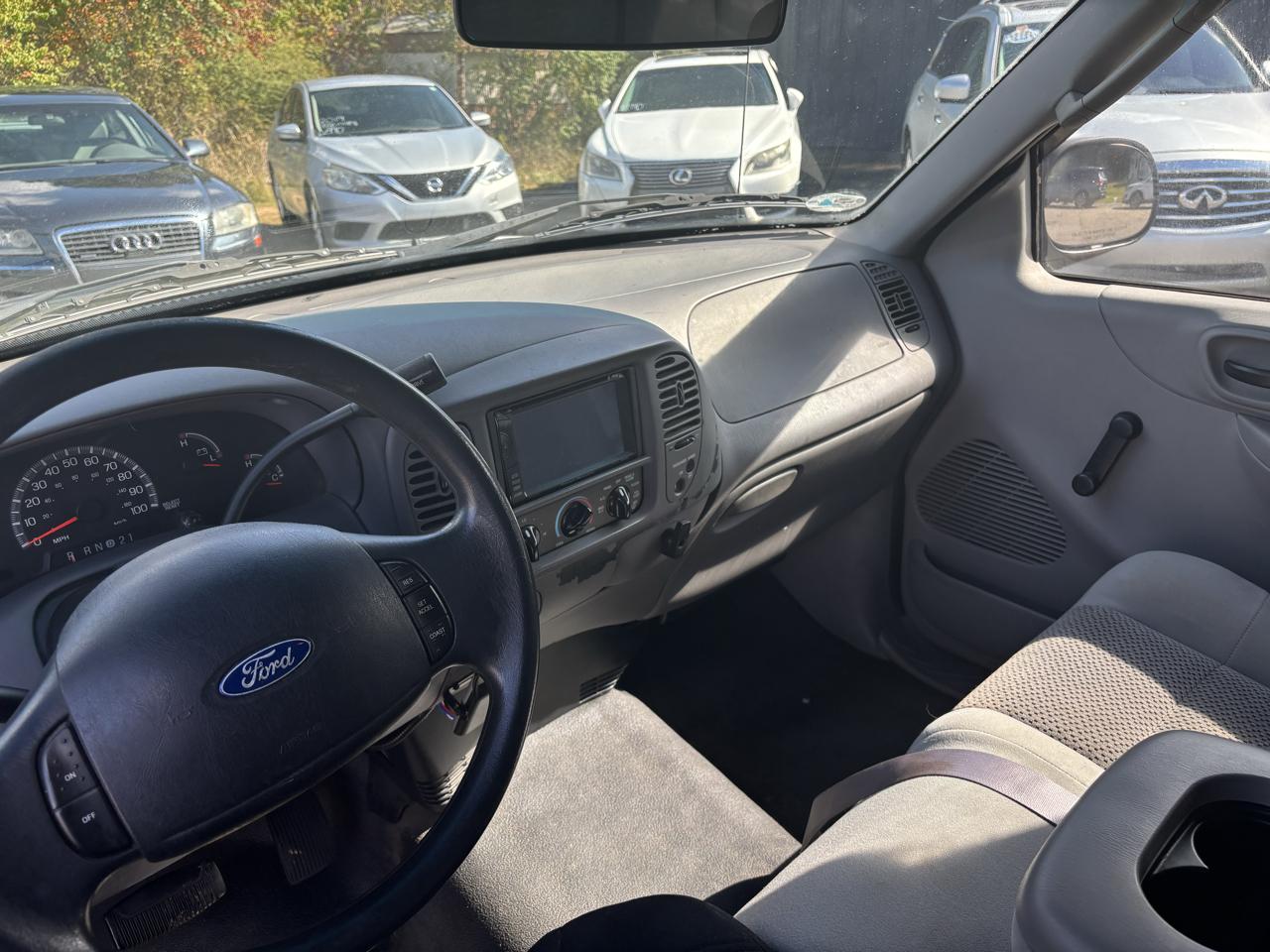 Ford F-150 Supercab 139" XLT 2002