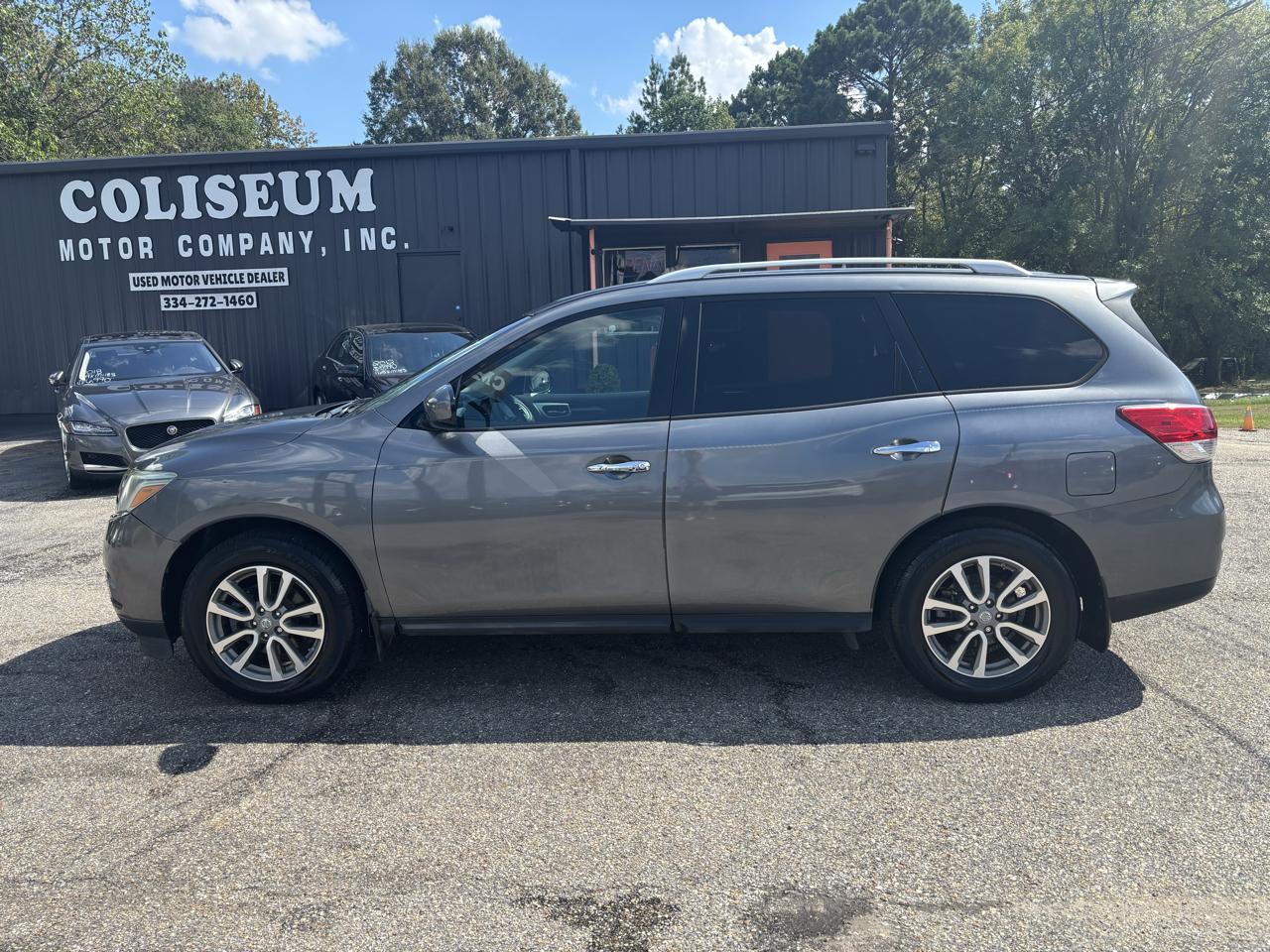 Nissan Pathfinder 2WD 4dr SV 2015