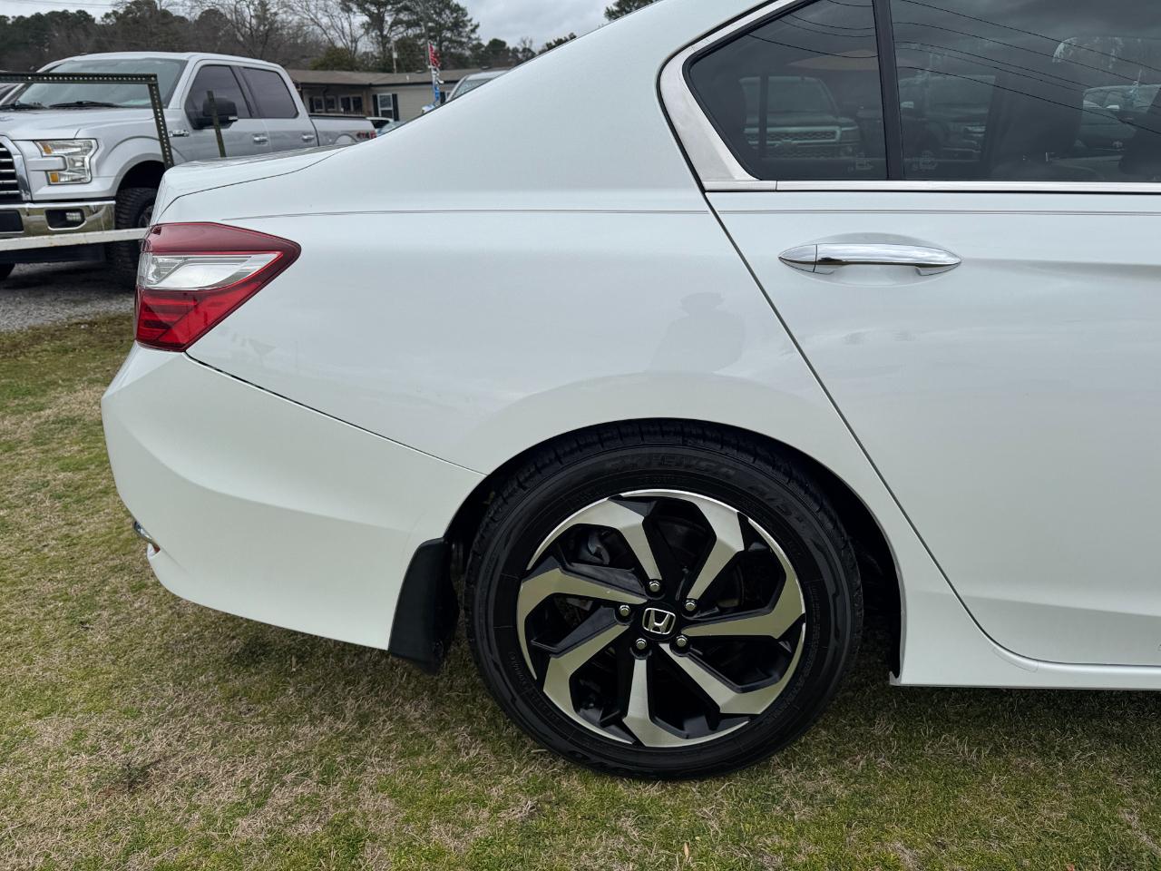 Honda Accord Sedan 4dr I4 CVT EX-L w/Navi & Honda Sensing 2016