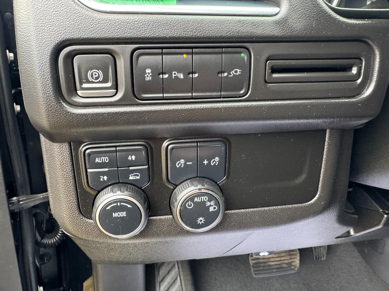 Chevrolet Tahoe 4WD 4dr LT 2021