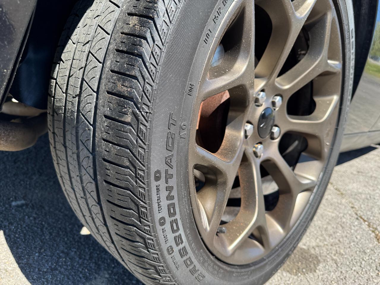 Dodge Challenger 2dr Cpe 2011