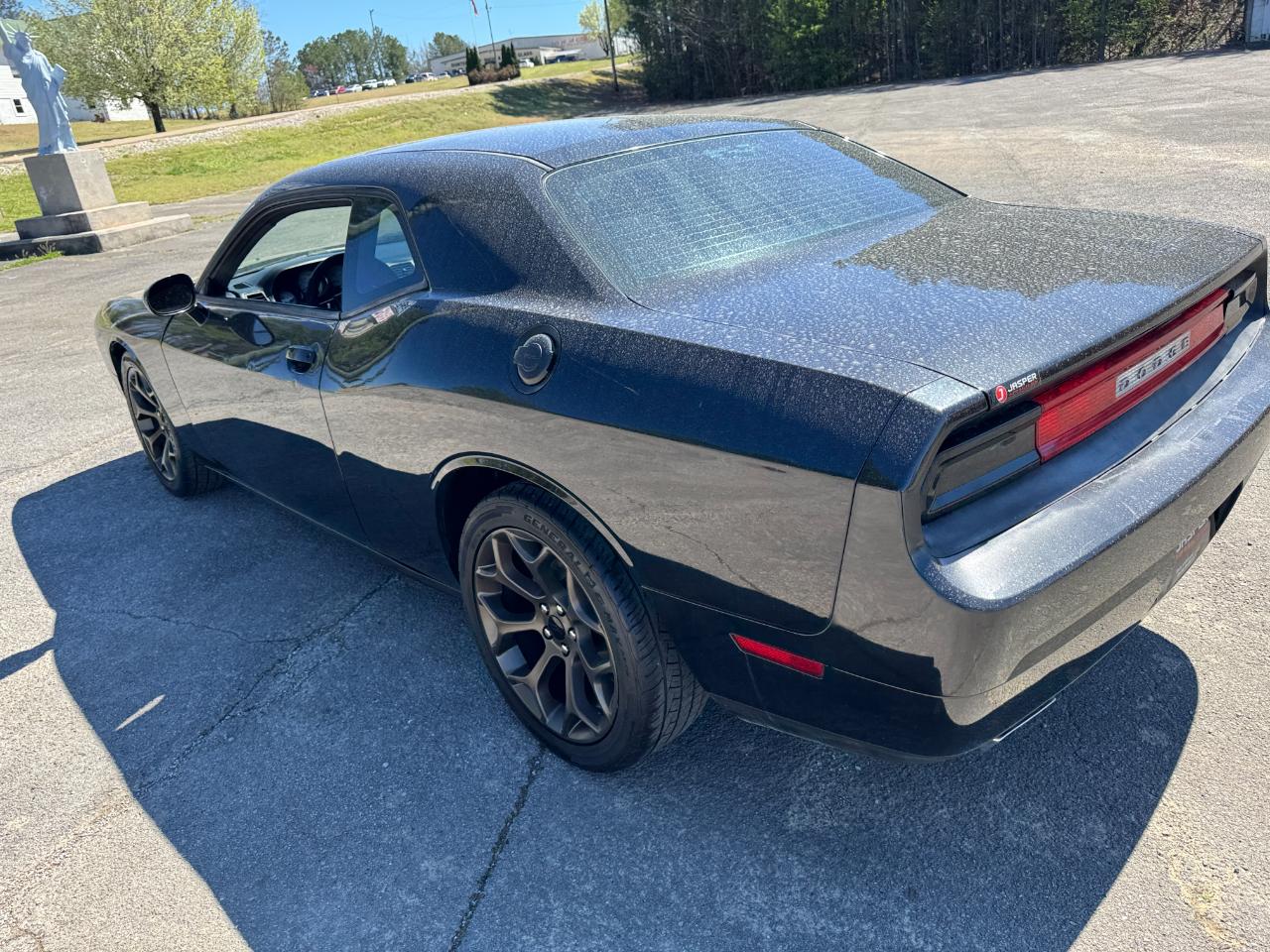 Dodge Challenger 2dr Cpe 2011