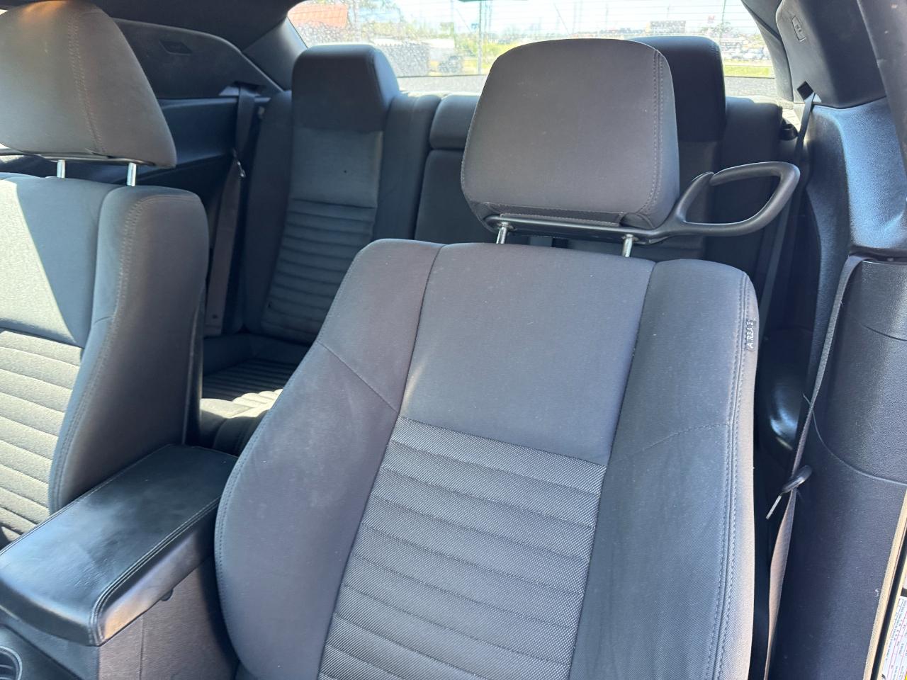 Dodge Challenger 2dr Cpe 2011