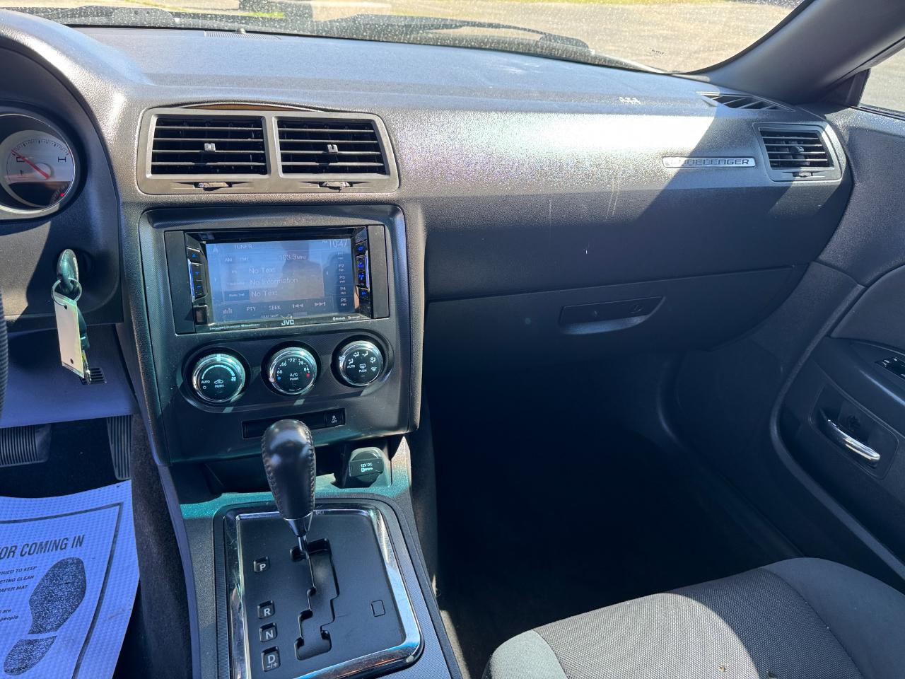 Dodge Challenger 2dr Cpe 2011