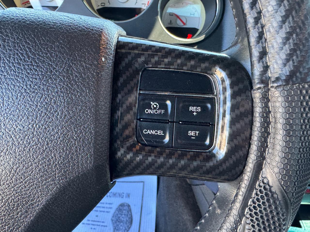 Dodge Challenger 2dr Cpe 2011