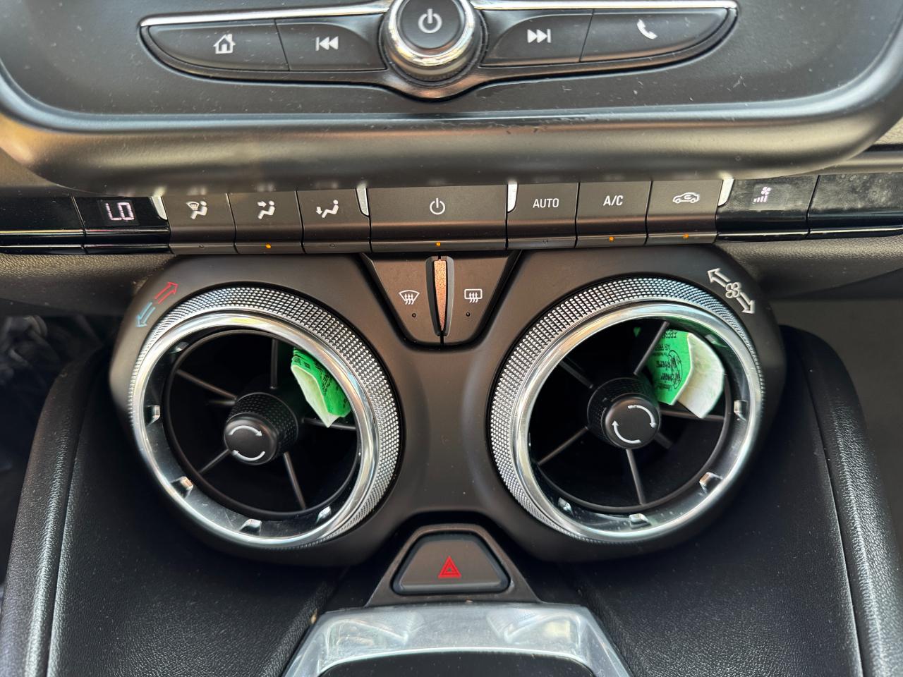 Chevrolet Camaro 2dr Cpe 1LT 2017