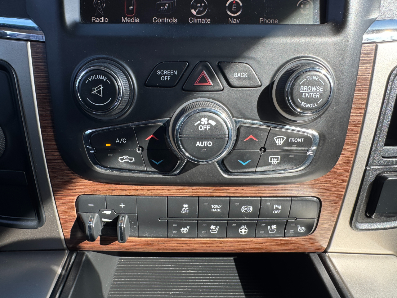 RAM 2500 4WD Crew Cab 149" Laramie 2015