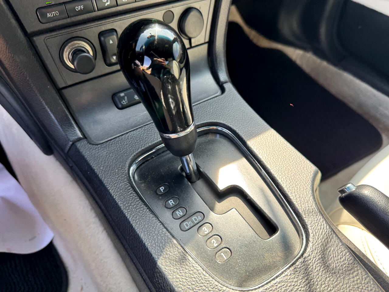 Ford Thunderbird 2dr Convertible Deluxe 2003 Ford Thunderbird 2dr Convertible Deluxe 2003