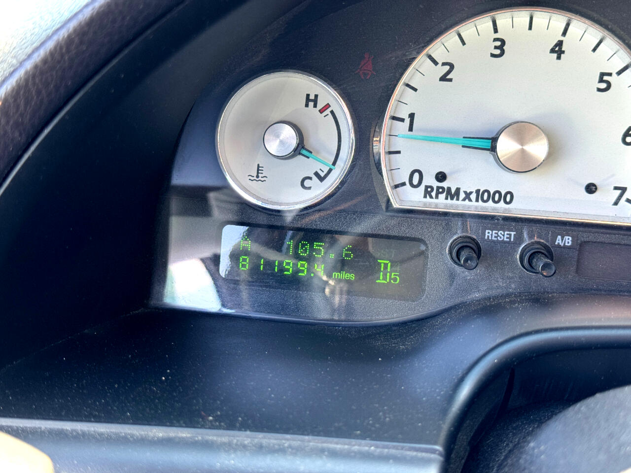 Ford Thunderbird 2dr Convertible Deluxe 2003 Ford Thunderbird 2dr Convertible Deluxe 2003