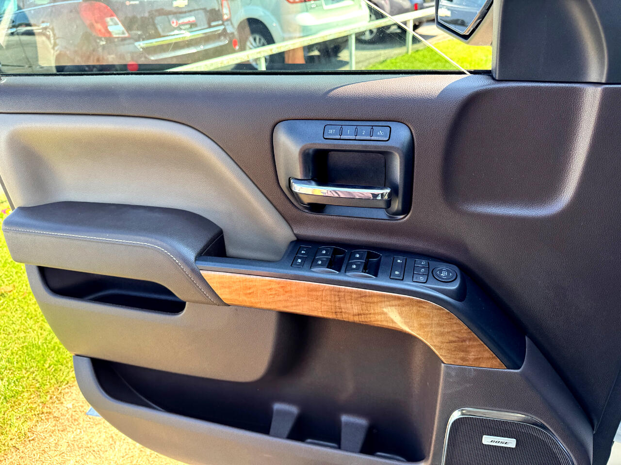 Chevrolet Silverado 1500 4WD Crew Cab 143.5" LTZ w/1LZ 2015 Chevrolet Silverado 1500 4WD Crew Cab 143.5" LTZ w/1LZ 2015