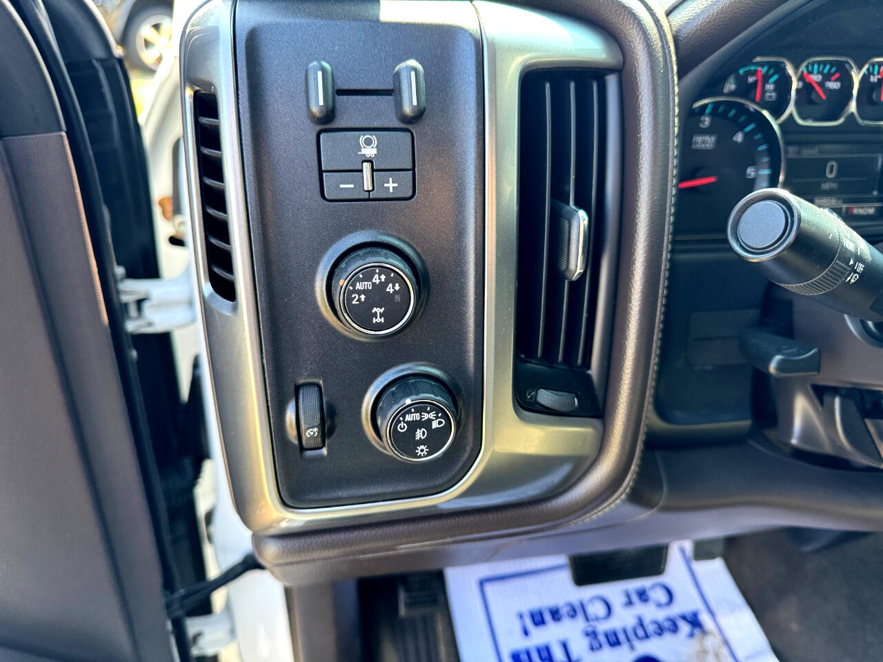 Chevrolet Silverado 1500 4WD Crew Cab 143.5" LTZ w/1LZ 2015 Chevrolet Silverado 1500 4WD Crew Cab 143.5" LTZ w/1LZ 2015