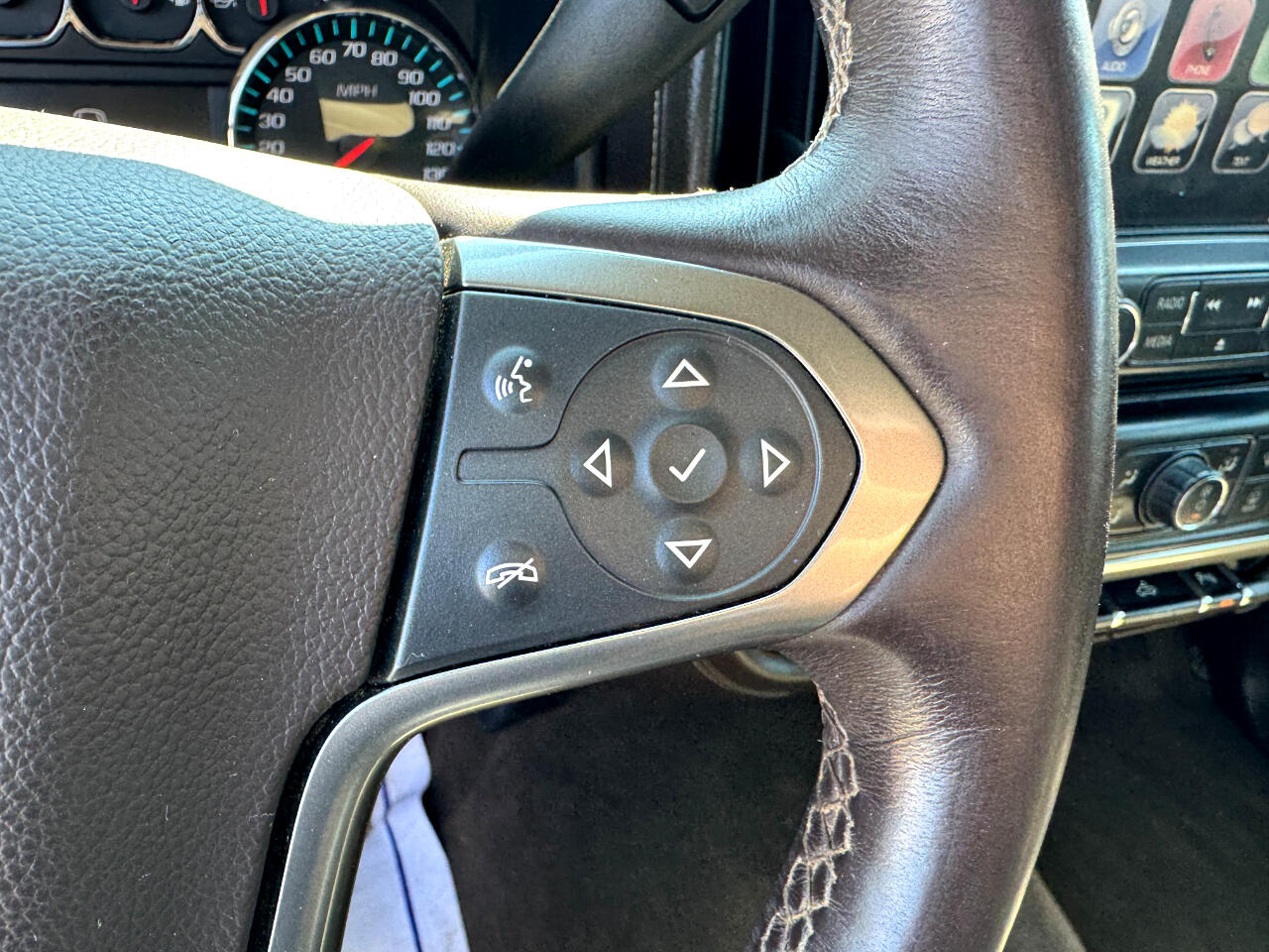 Chevrolet Silverado 1500 4WD Crew Cab 143.5" LTZ w/1LZ 2015 Chevrolet Silverado 1500 4WD Crew Cab 143.5" LTZ w/1LZ 2015