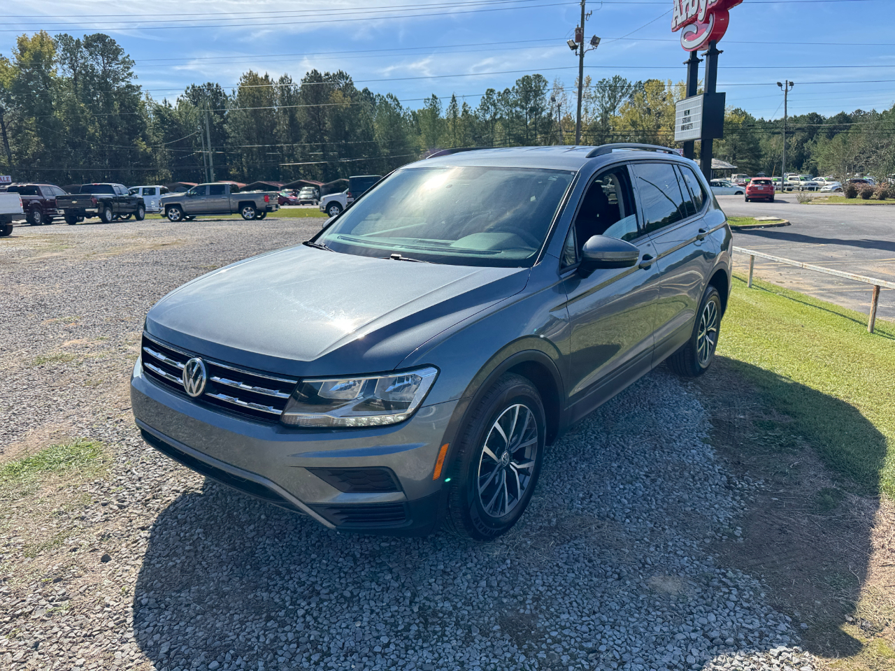 Volkswagen Tiguan 2.0T S FWD 2021 Volkswagen Tiguan 2.0T S FWD 2021