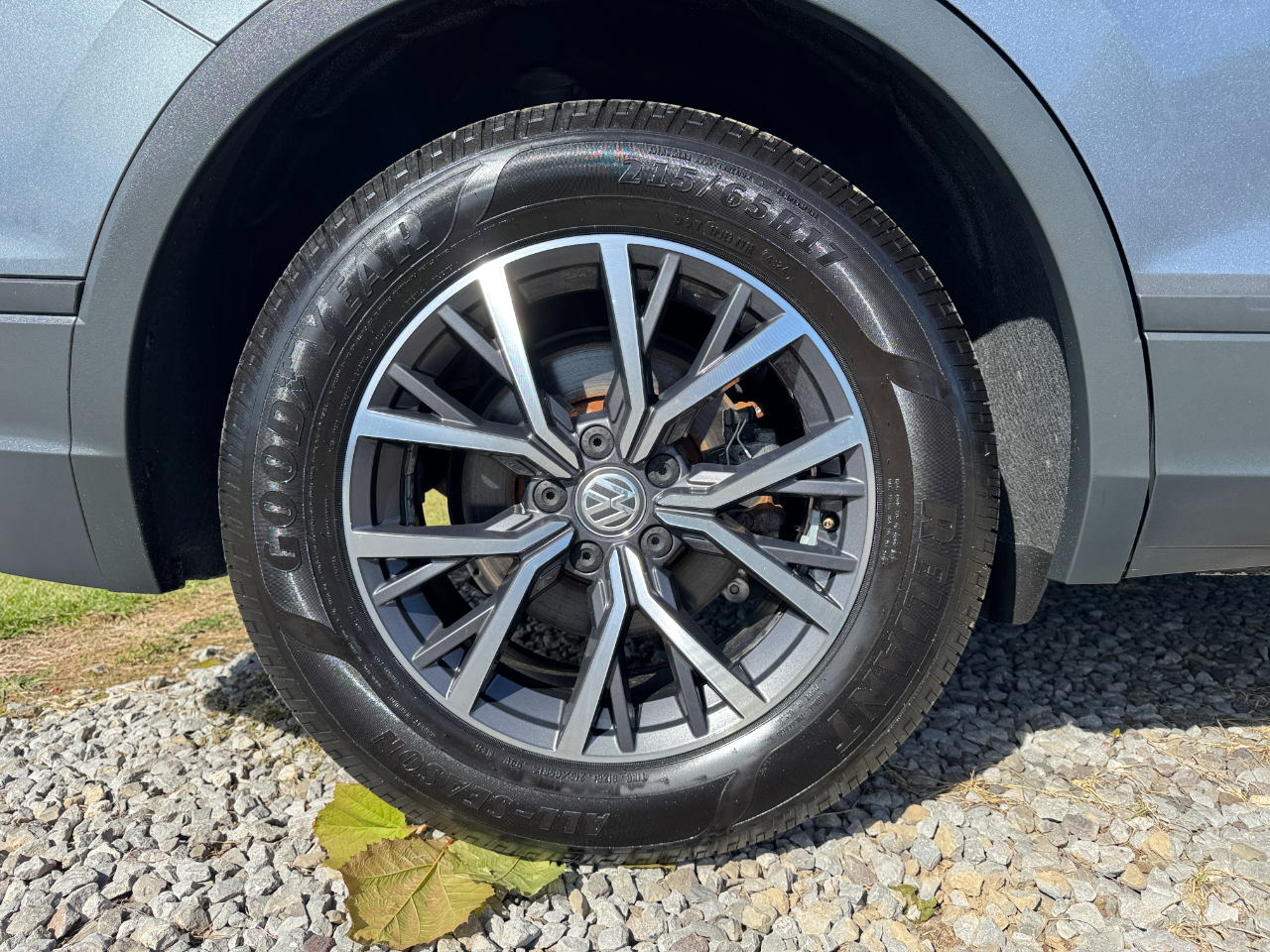 Volkswagen Tiguan 2.0T S FWD 2021 Volkswagen Tiguan 2.0T S FWD 2021