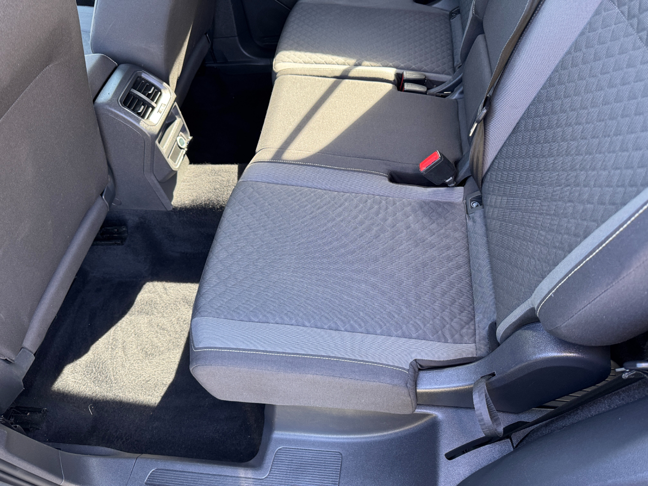 Volkswagen Tiguan 2.0T S FWD 2021 Volkswagen Tiguan 2.0T S FWD 2021