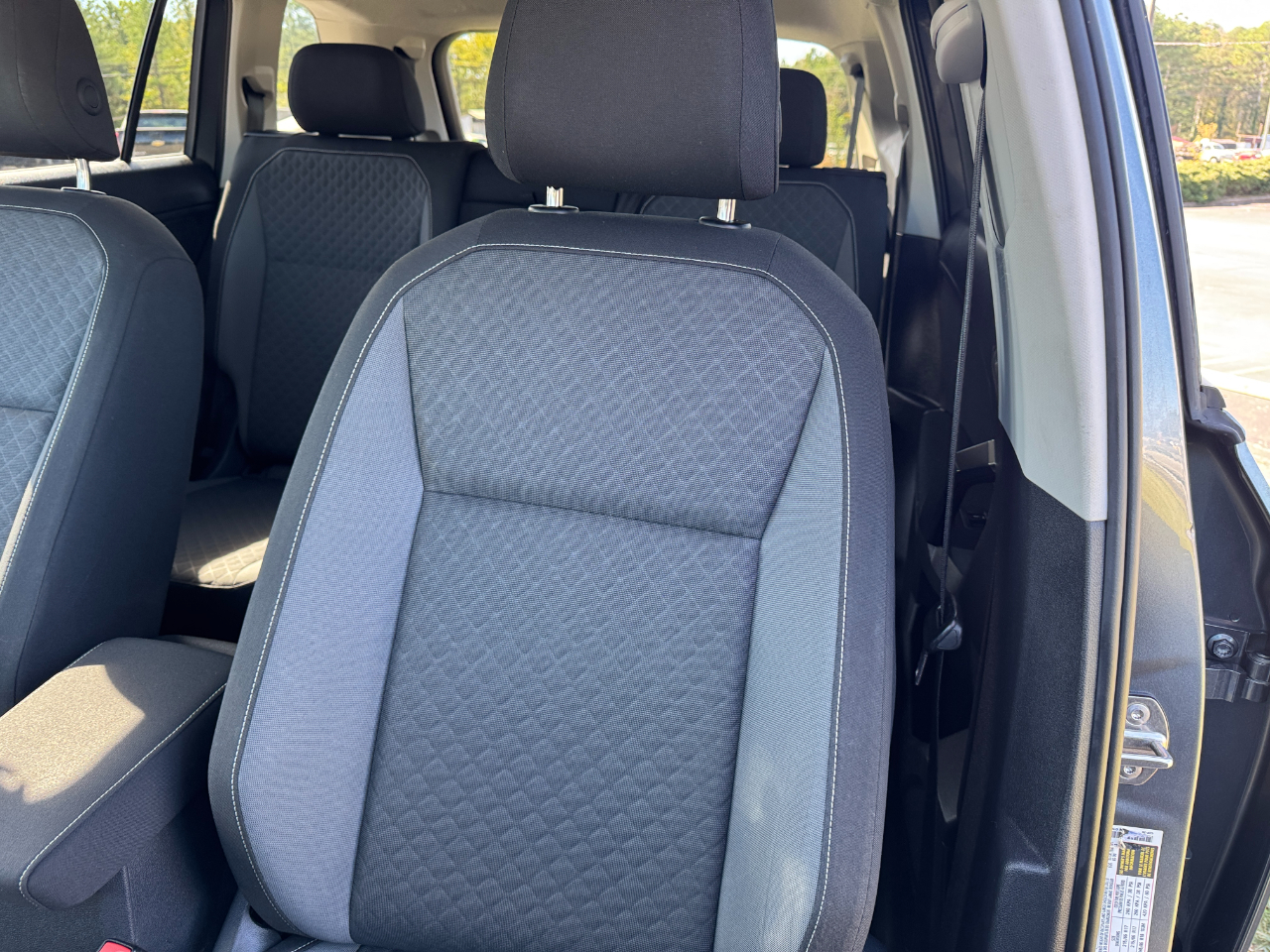 Volkswagen Tiguan 2.0T S FWD 2021 Volkswagen Tiguan 2.0T S FWD 2021