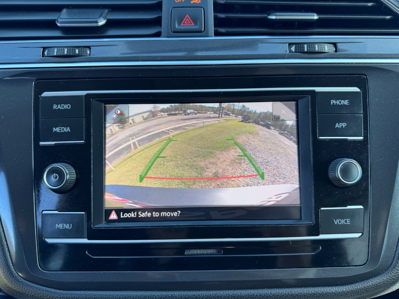 Volkswagen Tiguan 2.0T S FWD 2021 Volkswagen Tiguan 2.0T S FWD 2021