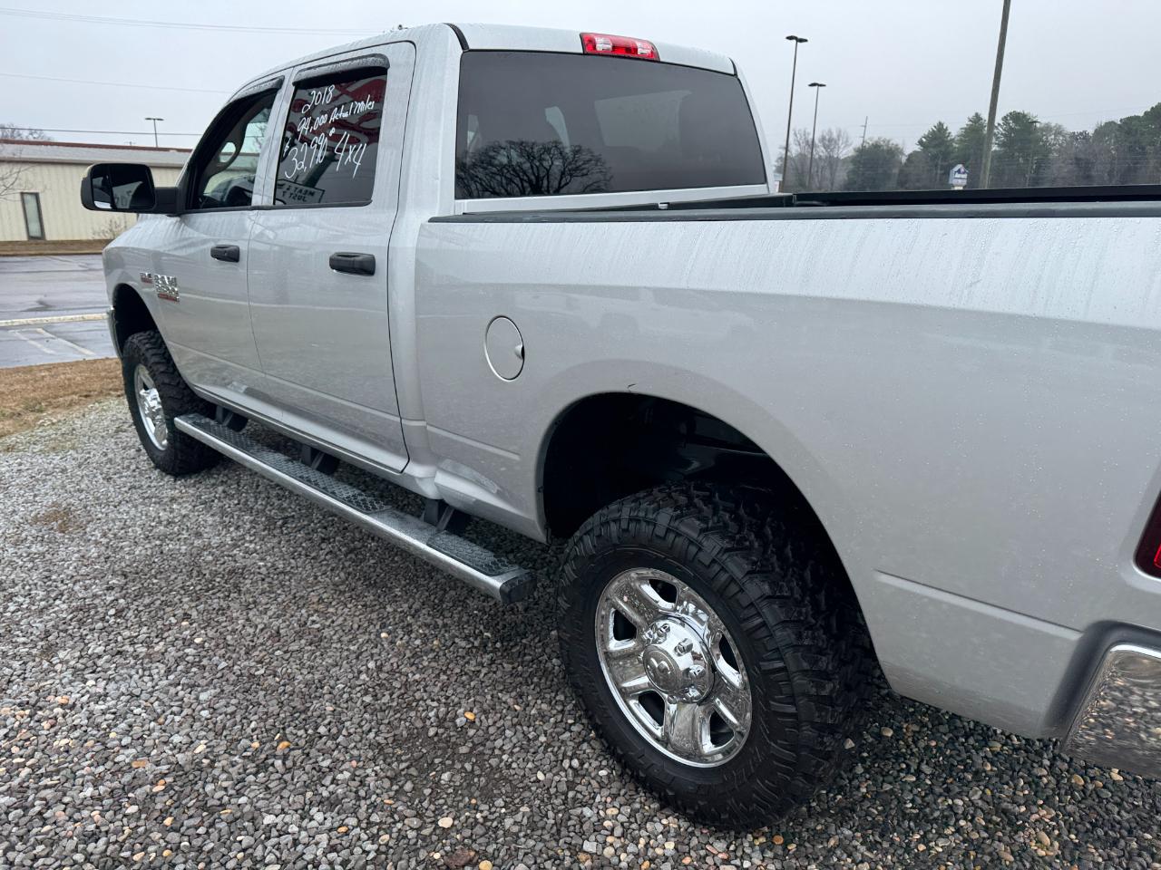 RAM 2500 Tradesman 4x4 Crew Cab 6'4" Box 2018