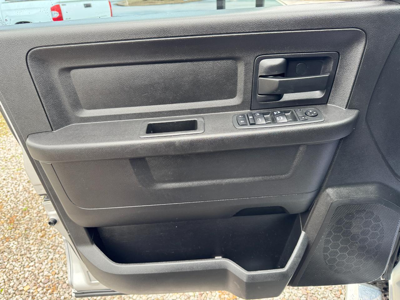 RAM 2500 Tradesman 4x4 Crew Cab 6'4" Box 2018