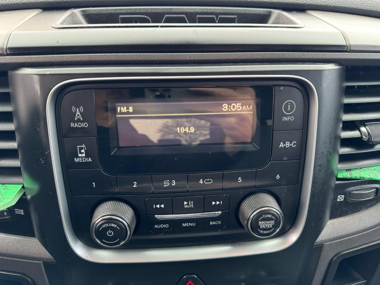 RAM 2500 Tradesman 4x4 Crew Cab 6'4" Box 2018