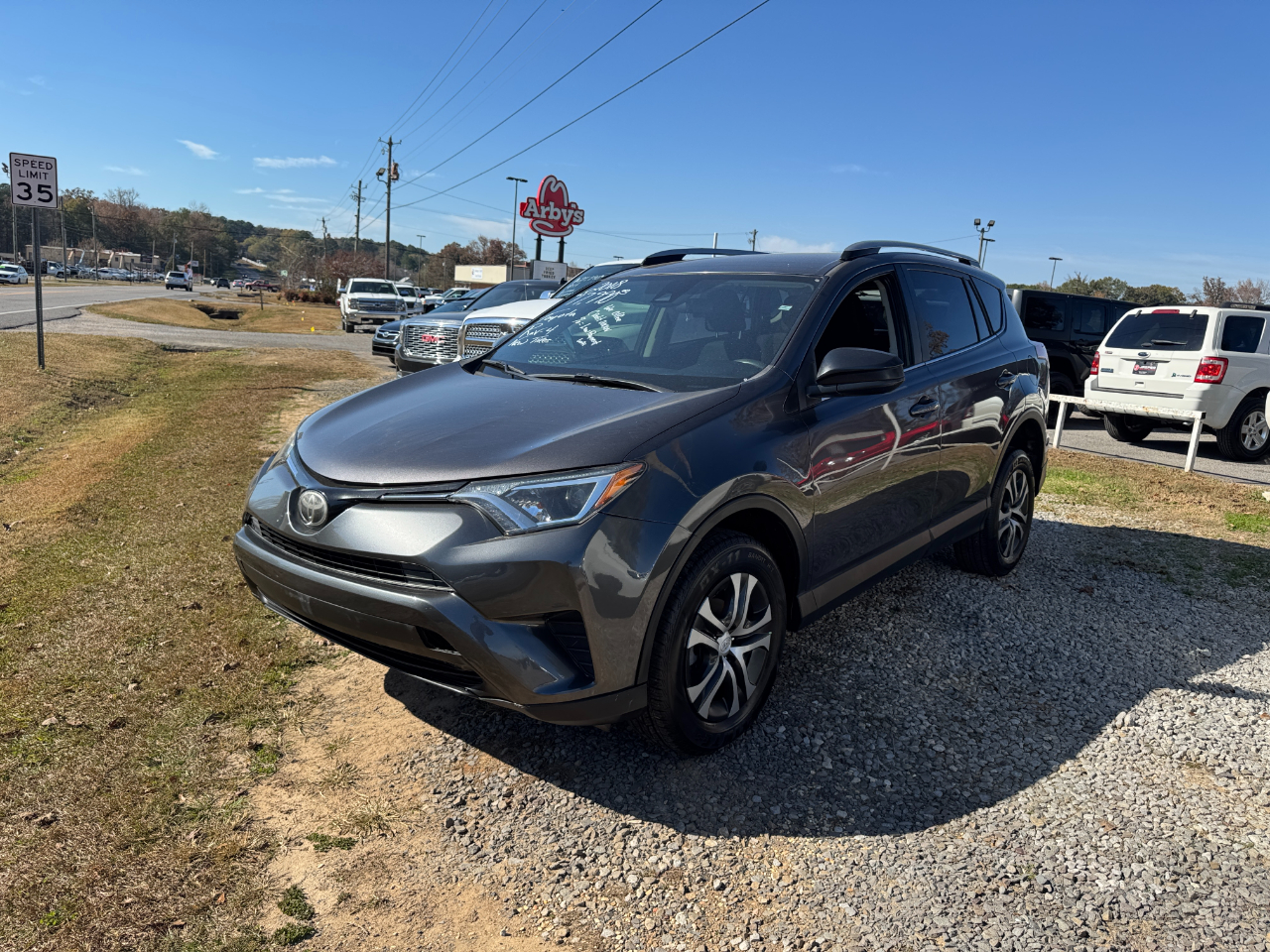Toyota RAV4 LE FWD (Natl) 2018