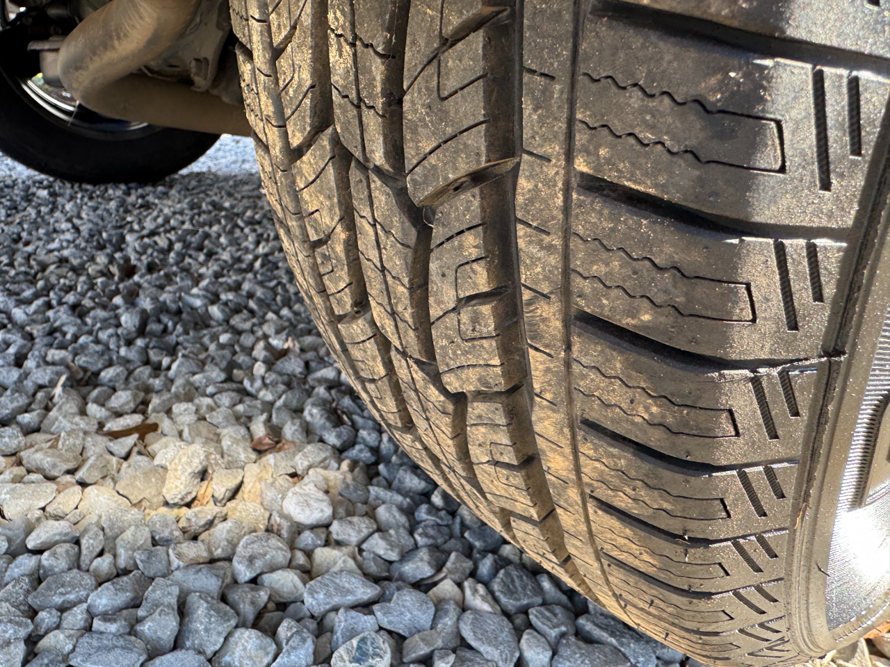 Toyota RAV4 LE FWD (Natl) 2018