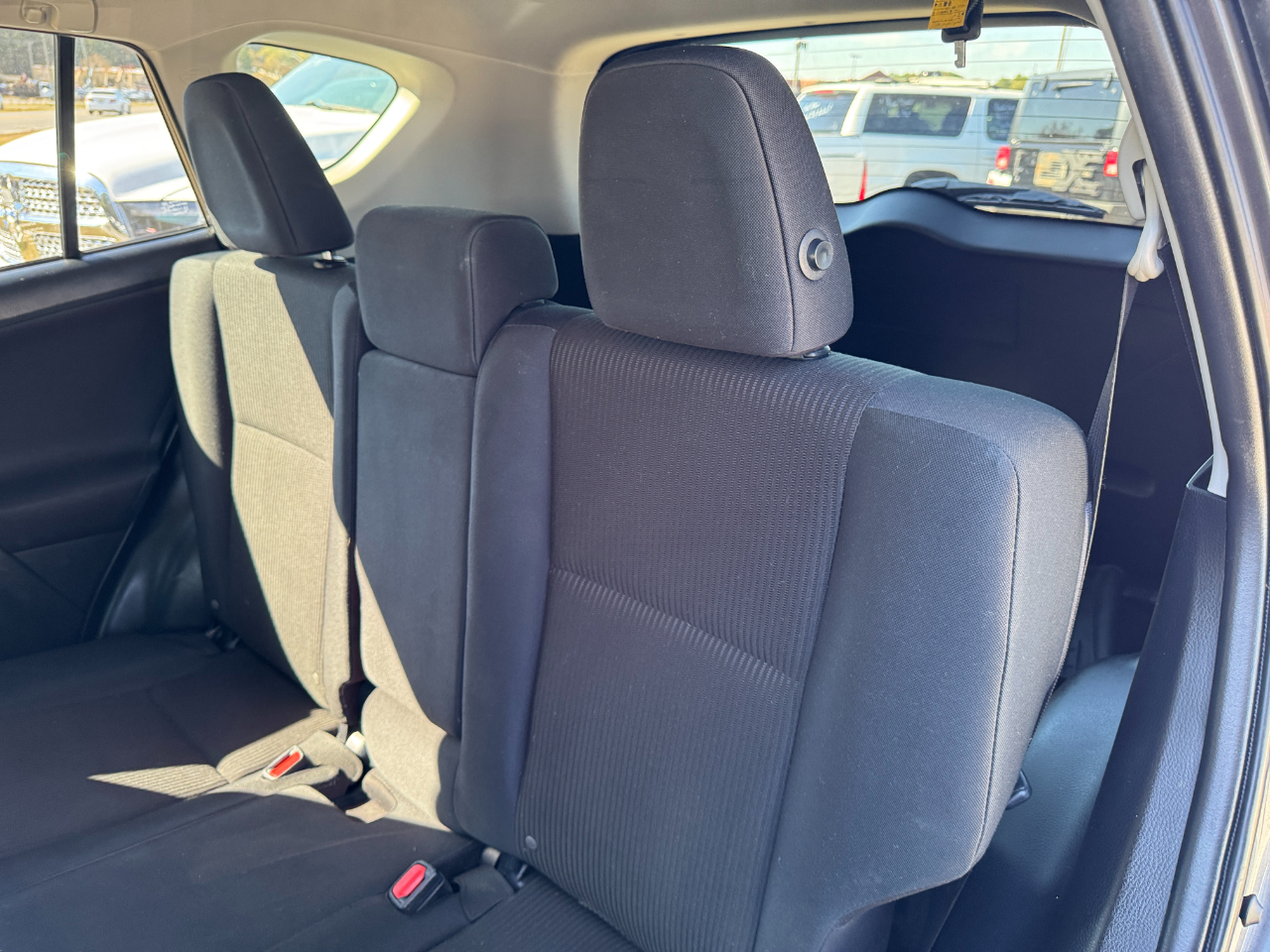 Toyota RAV4 LE FWD (Natl) 2018