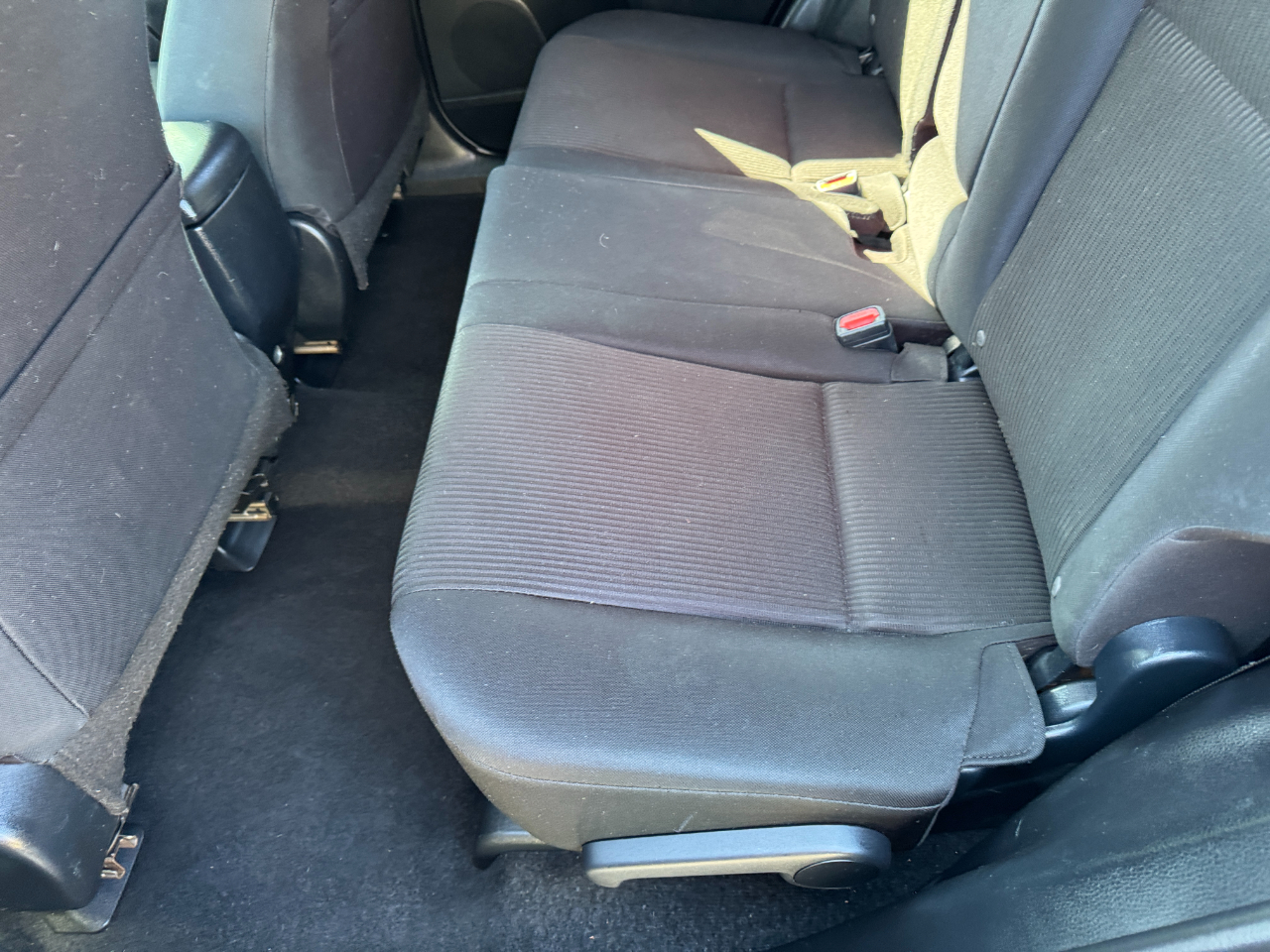 Toyota RAV4 LE FWD (Natl) 2018