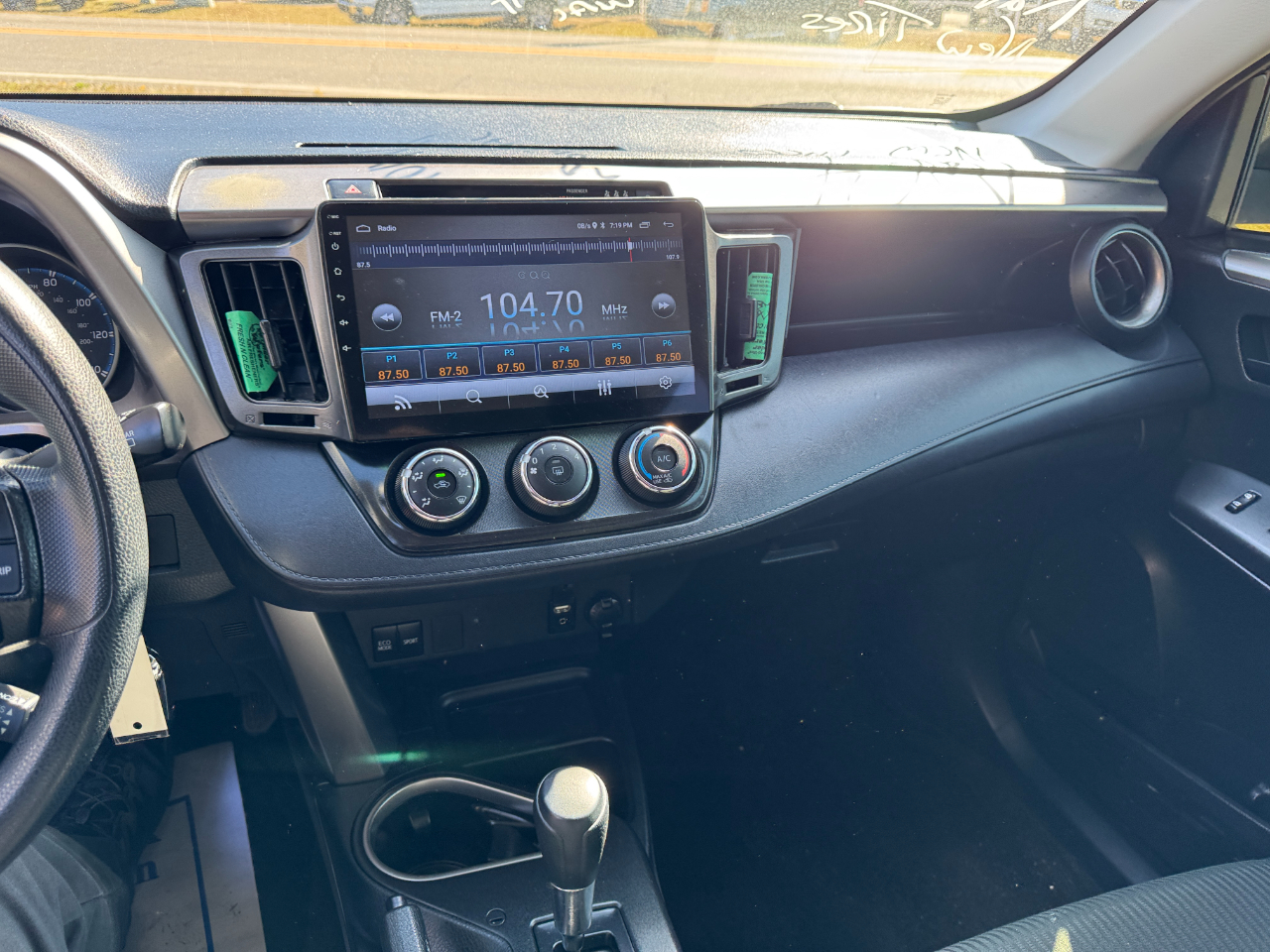 Toyota RAV4 LE FWD (Natl) 2018
