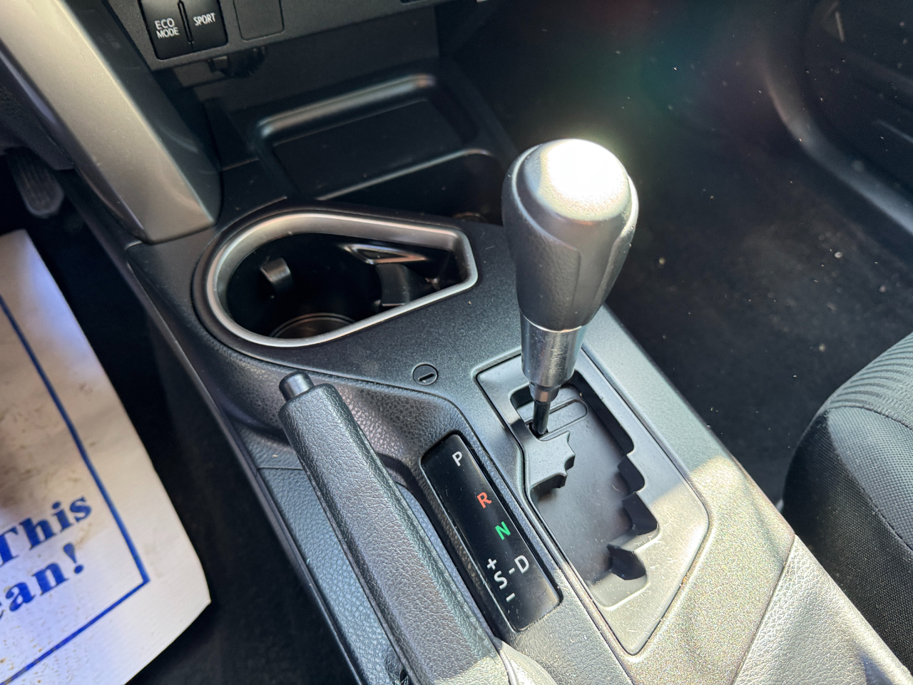 Toyota RAV4 LE FWD (Natl) 2018