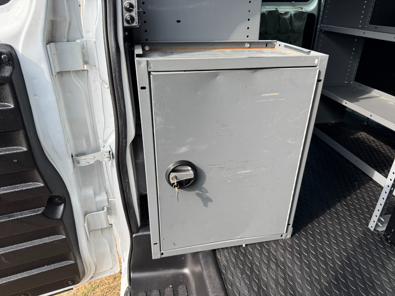 Chevrolet Express Cargo Van RWD 2500 135" 2015 Chevrolet Express Cargo Van RWD 2500 135" 2015