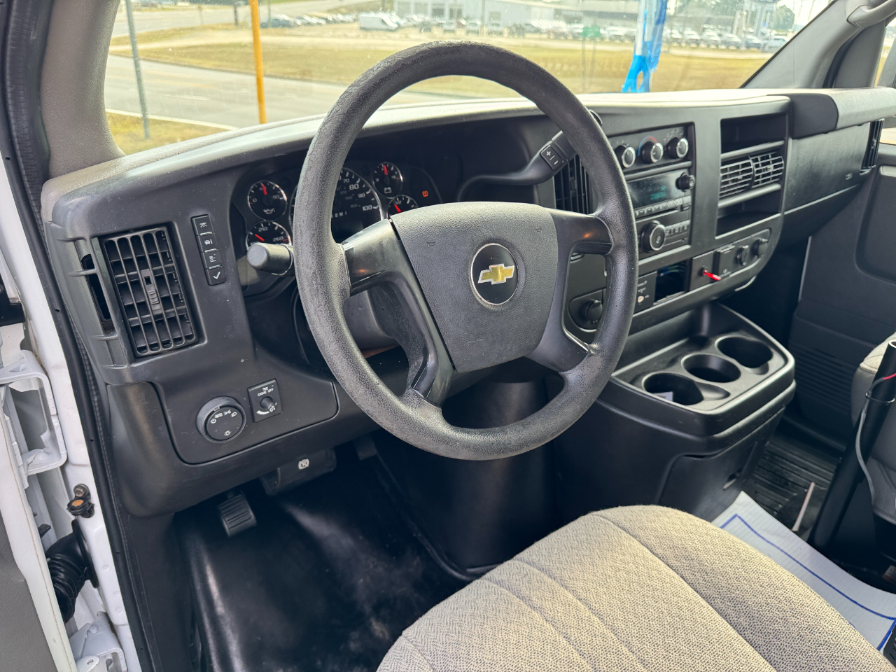 Chevrolet Express Cargo Van RWD 2500 135" 2015 Chevrolet Express Cargo Van RWD 2500 135" 2015