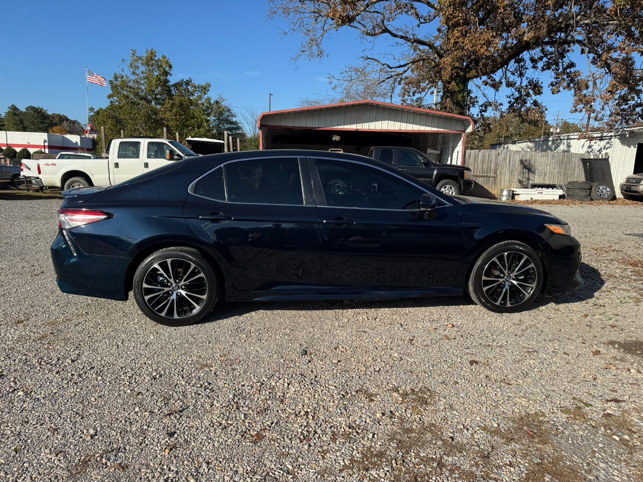 Toyota Camry LE Auto (Natl) 2018