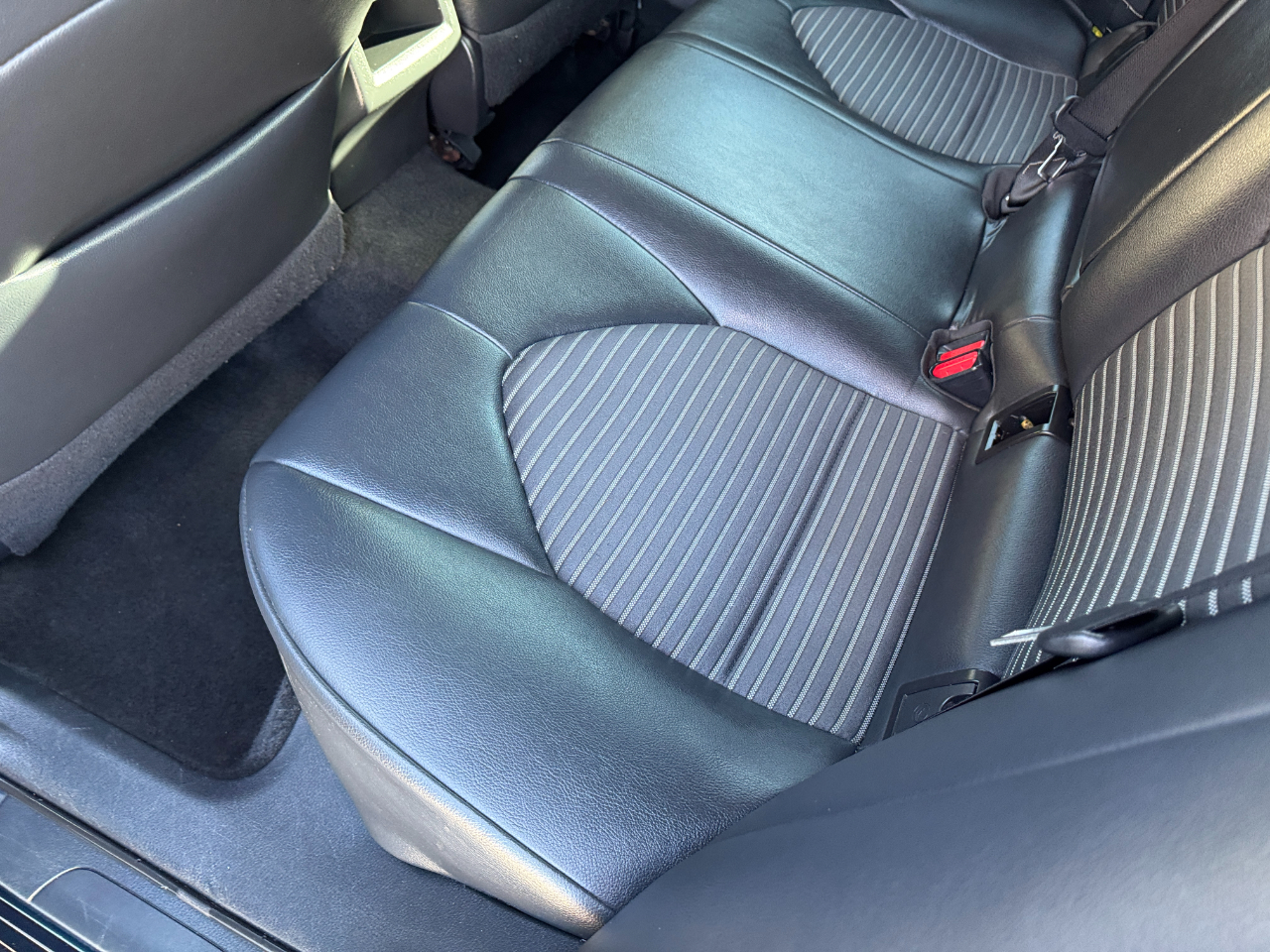 Toyota Camry LE Auto (Natl) 2018