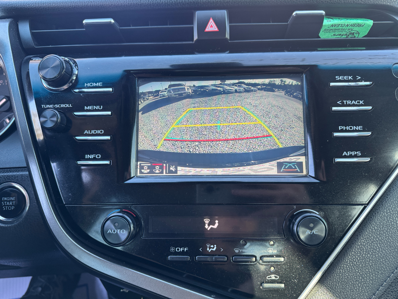 Toyota Camry LE Auto (Natl) 2018