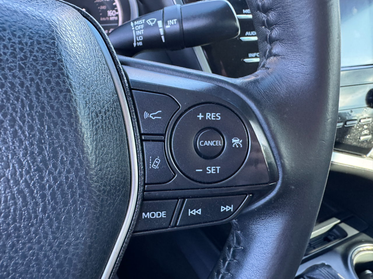 Toyota Camry LE Auto (Natl) 2018