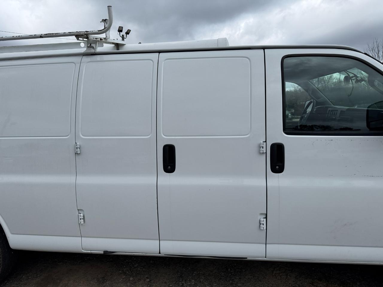 Chevrolet Express Cargo Van RWD 2500 155" 2018