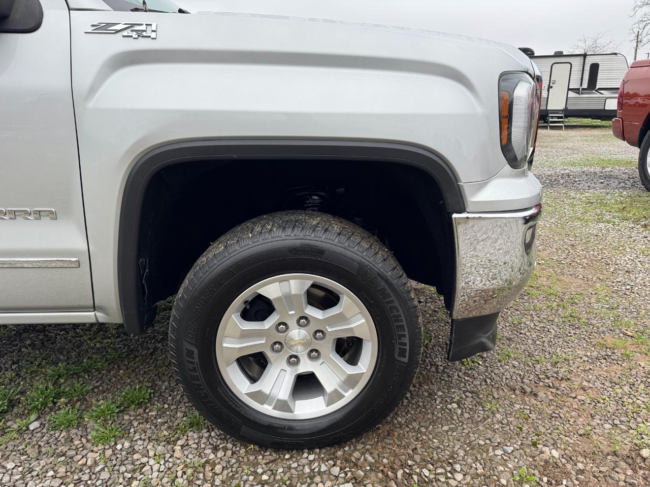 GMC Sierra 1500 4WD Crew Cab 153.0" SLT 2017