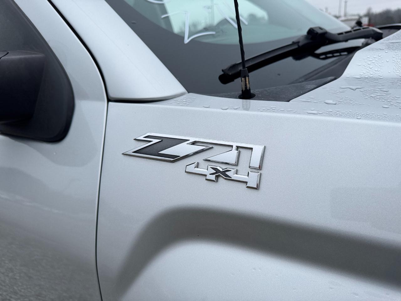 GMC Sierra 1500 4WD Crew Cab 153.0" SLT 2017