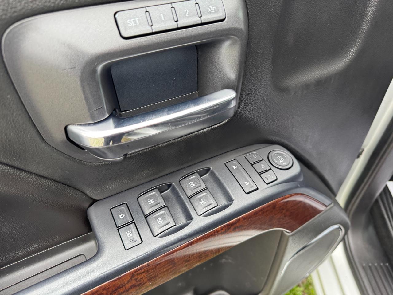 GMC Sierra 1500 4WD Crew Cab 153.0" SLT 2017