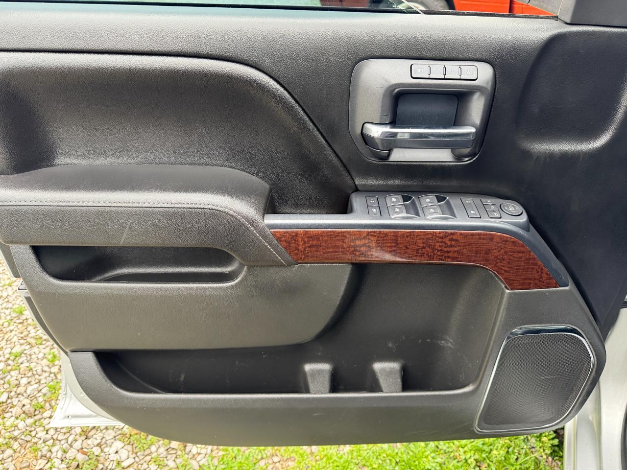 GMC Sierra 1500 4WD Crew Cab 153.0" SLT 2017