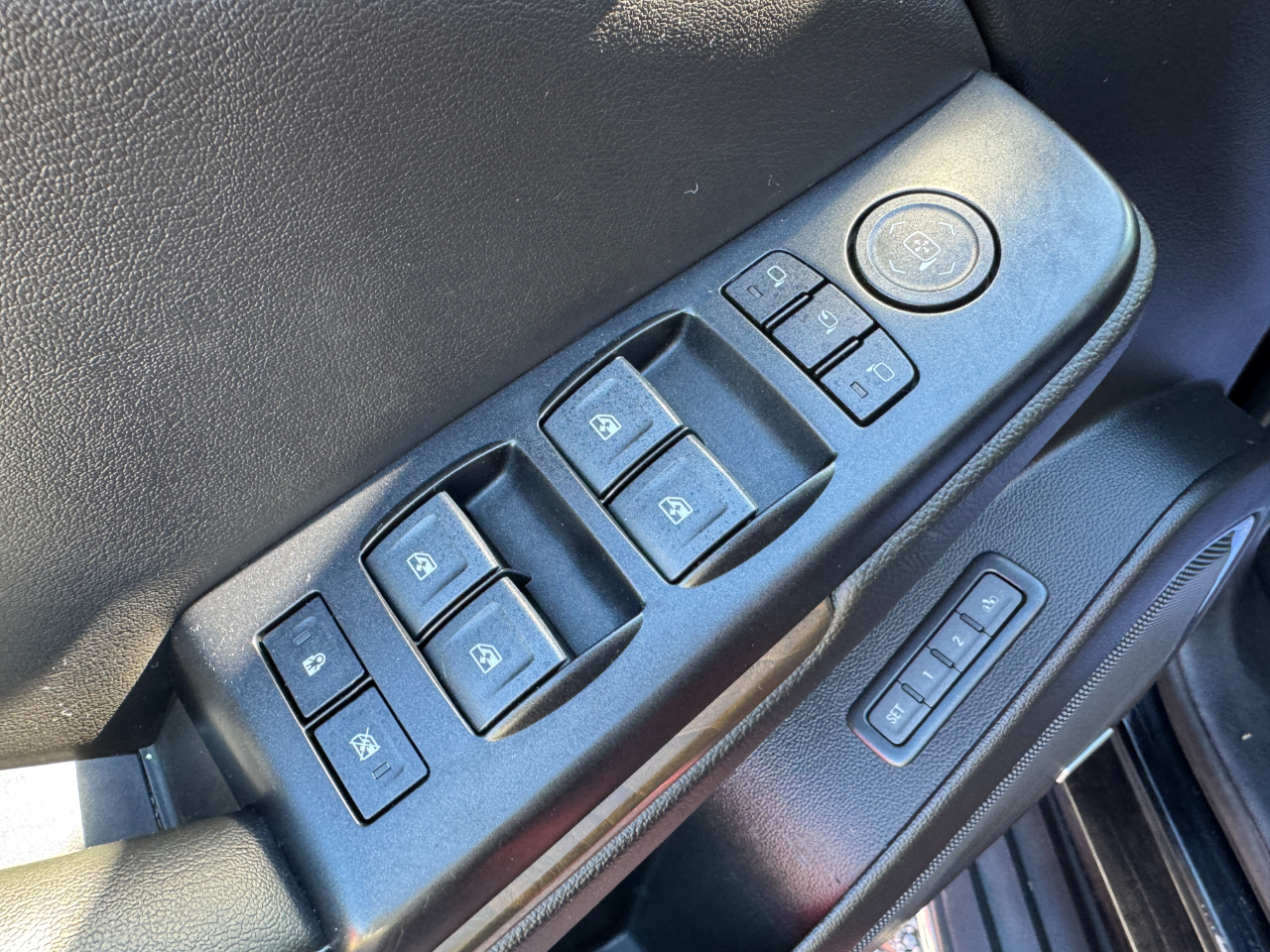 GMC Yukon 2WD 4dr Denali 2018