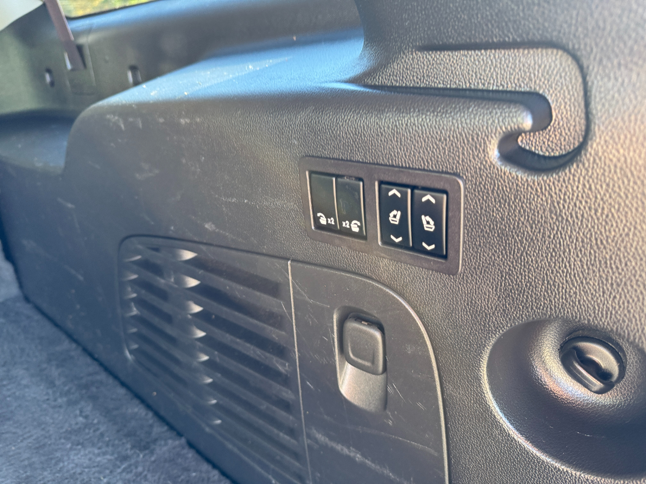 GMC Yukon XL 2WD 4dr SLT 2017