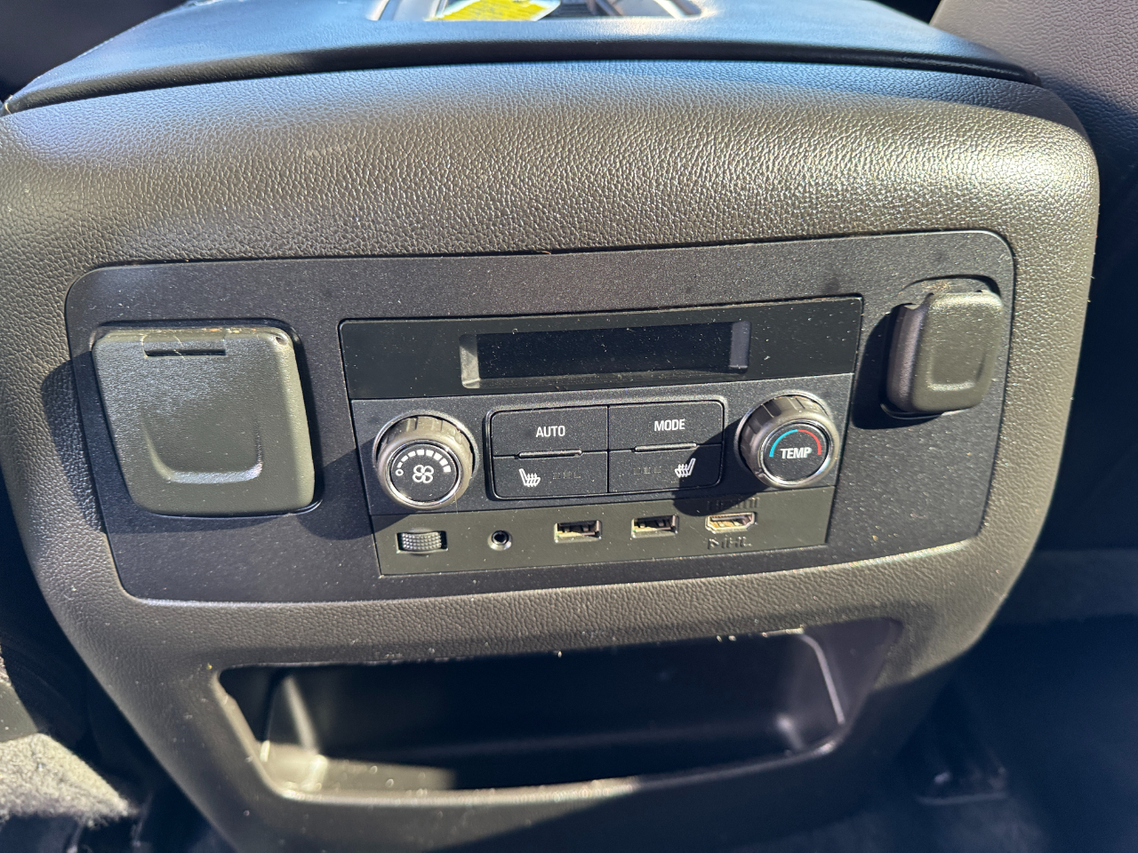 GMC Yukon XL 2WD 4dr SLT 2017