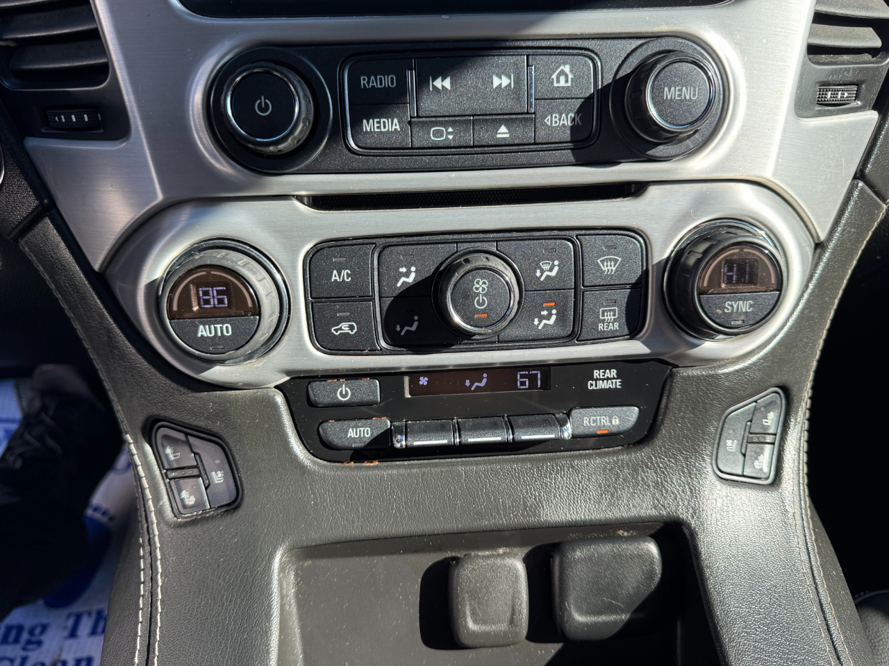 GMC Yukon XL 2WD 4dr SLT 2017