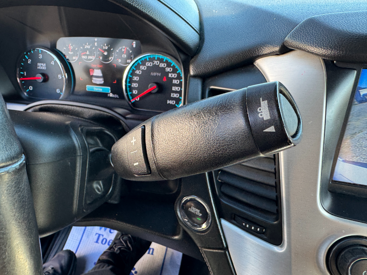 GMC Yukon XL 2WD 4dr SLT 2017